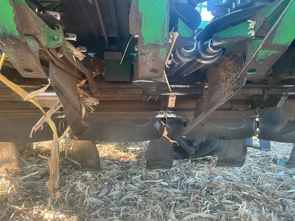 2010 John Deere 608C Header Corn Head
