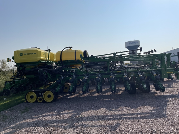 2023 John Deere DB60 Planter