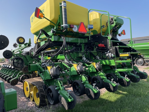 2023 John Deere DB60 Planter