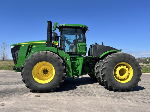 2023 John Deere 9R 640 Tractor 4WD