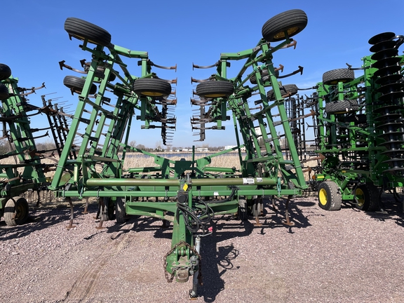 2008 John Deere 2210 Field Cultivator