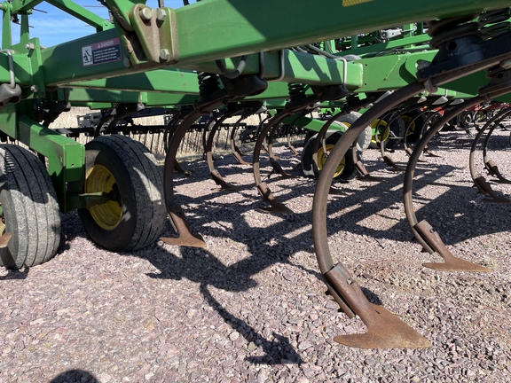 2008 John Deere 2210 Field Cultivator