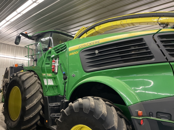 2023 John Deere 9900 Forage Harvester