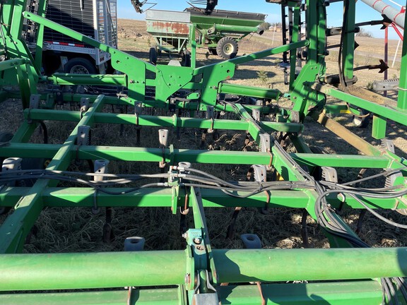 2009 John Deere 2210 Field Cultivator