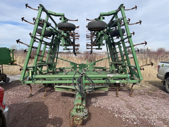 2009 John Deere 2210 Field Cultivator