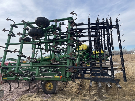 2009 John Deere 2210 Field Cultivator