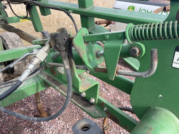 2009 John Deere 2210 Field Cultivator