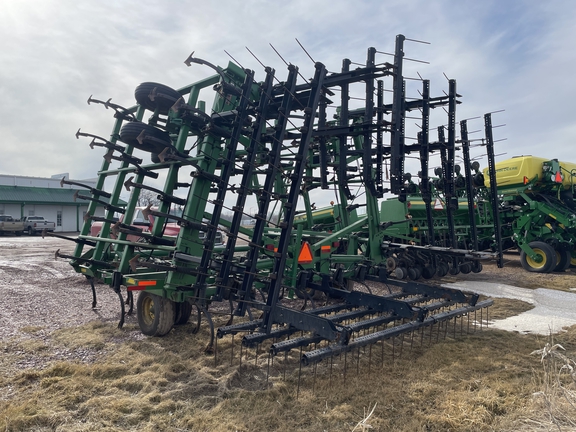 2009 John Deere 2210 Field Cultivator