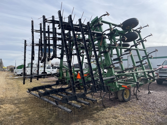 2009 John Deere 2210 Field Cultivator