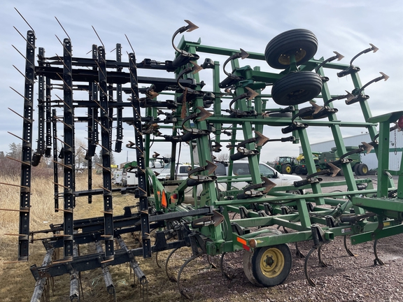 2009 John Deere 2210 Field Cultivator