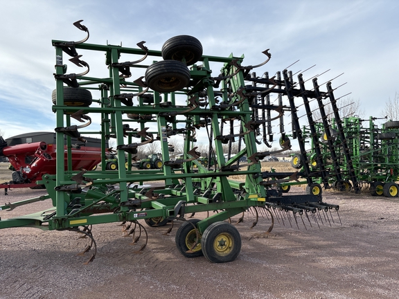 2009 John Deere 2210 Field Cultivator