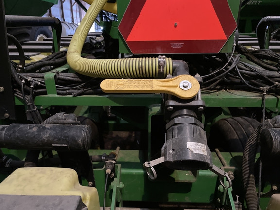 2001 John Deere DB60 Planter