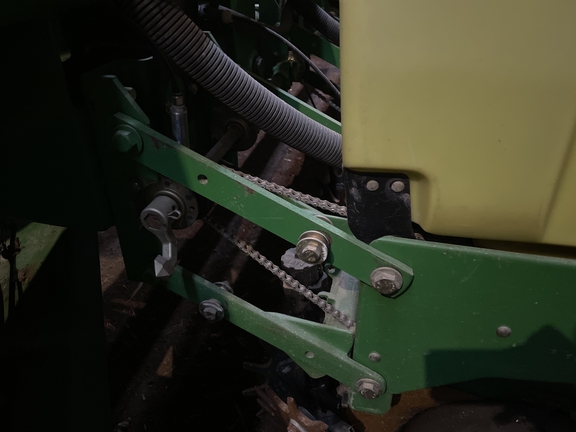 2001 John Deere DB60 Planter