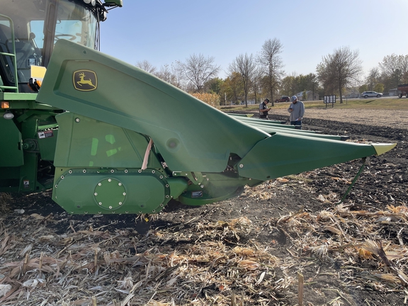 2023 John Deere C8R STALKMASTER Header Corn Head