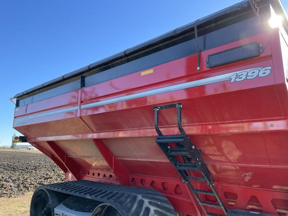 2021 Brent 1396 Grain Cart