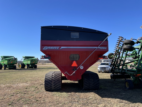 2021 Brent 1396 Grain Cart