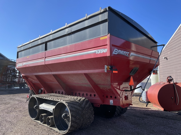 2020 Brent 1396 Grain Cart