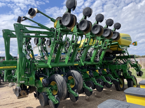 2018 John Deere 1795 Planter