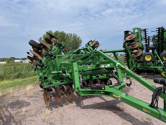 2017 John Deere 2730 Disk Ripper