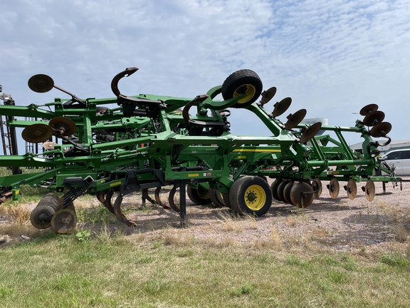 2017 John Deere 2730 Disk Ripper