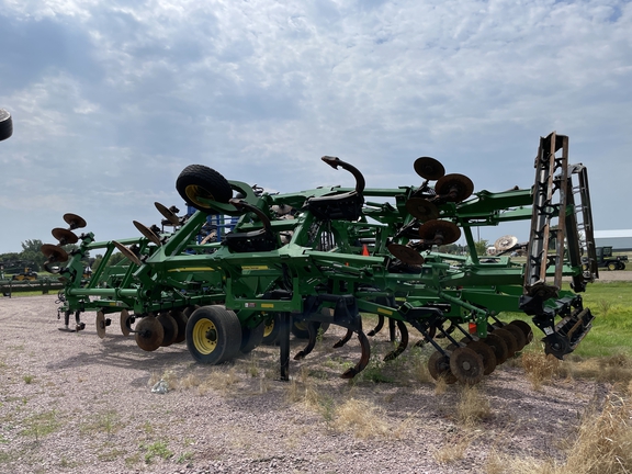 2017 John Deere 2730 Disk Ripper