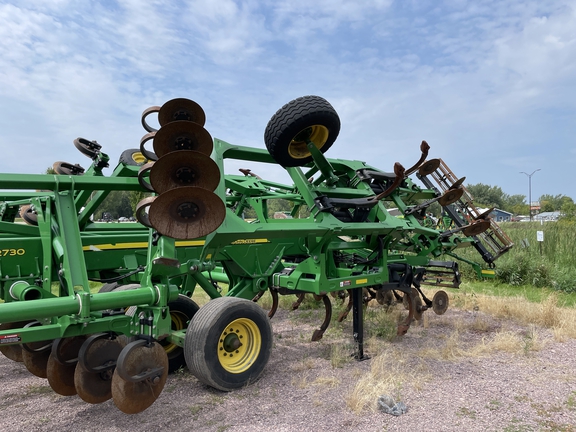 2017 John Deere 2730 Disk Ripper