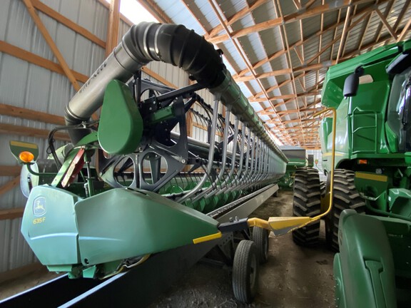 2016 John Deere 635F Header Combine