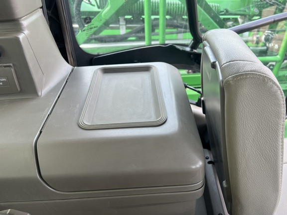 2022 John Deere 410R Sprayer/High Clearance