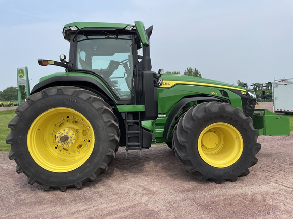 2021 John Deere 8R 250 Tractor