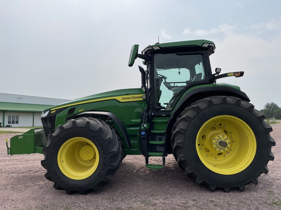 2021 John Deere 8R 250 Tractor