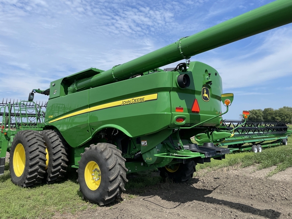 2022 John Deere S780 Combine