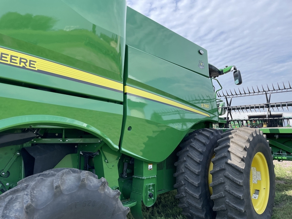 2022 John Deere S780 Combine