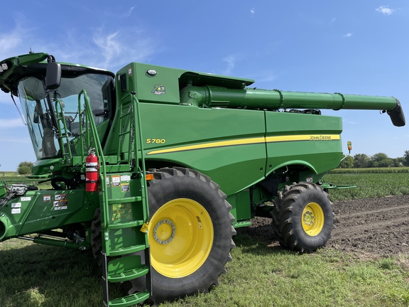 2022 John Deere S780 Combine