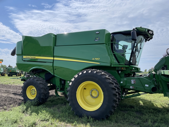 2022 John Deere S780 Combine