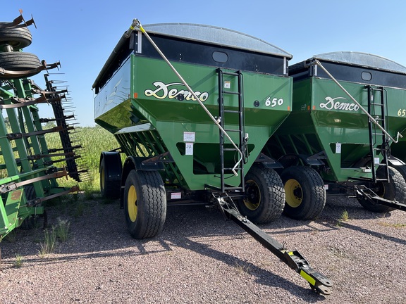 2008 Demco 650 Gravity Box