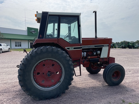 1977 International 1086 Tractor