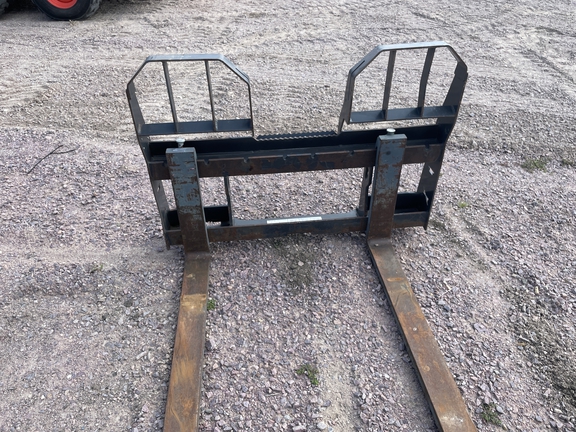 Bobcat 48" Pallet Forks Misc