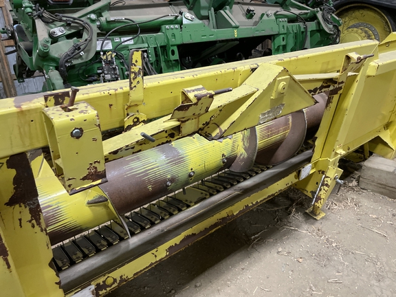 John Deere 645 Header Forage