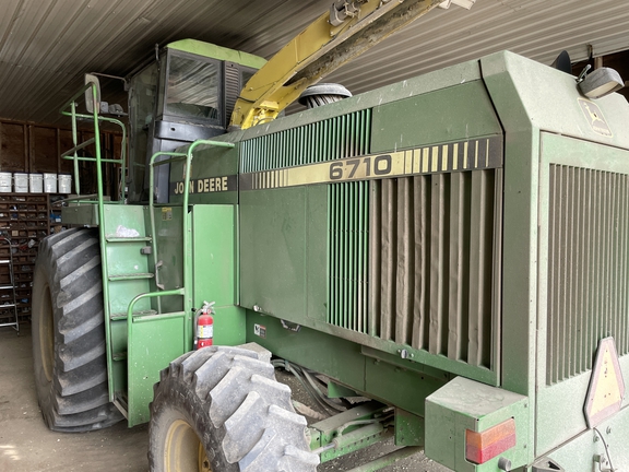 1996 John Deere 6710 Forage Harvester