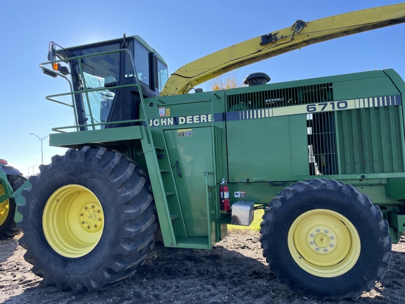 1996 John Deere 6710 Forage Harvester