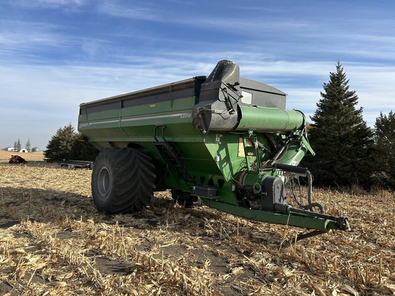 2021 Brent 1396 Grain Cart