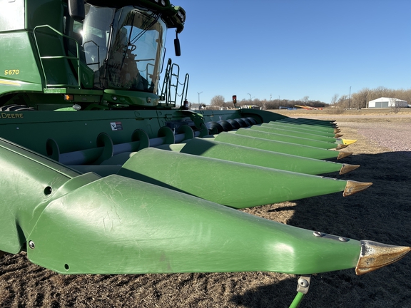 2017 John Deere 612C Header Corn Head