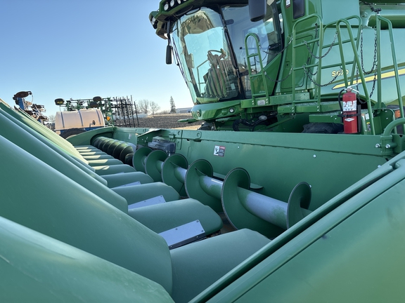 2017 John Deere 612C Header Corn Head