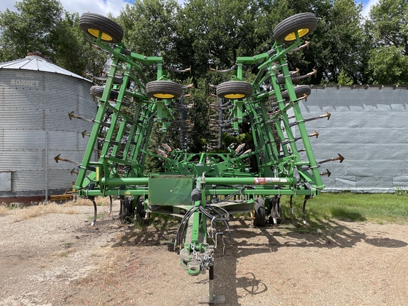 2010 John Deere 2210 Field Cultivator