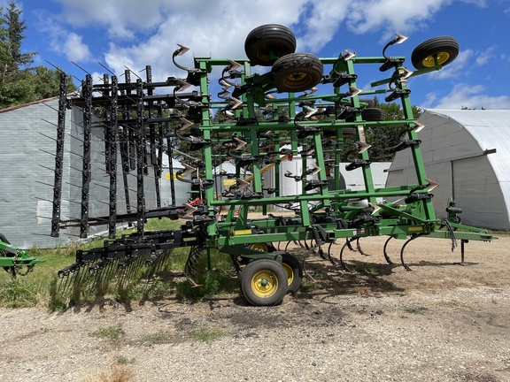 2010 John Deere 2210 Field Cultivator