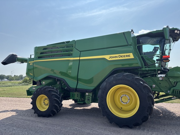 2024 John Deere X9 1100 Combine