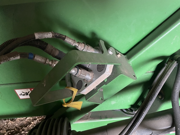 2008 John Deere 608C Header Corn Head