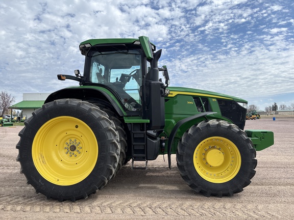 2024 John Deere 7R 290 Tractor