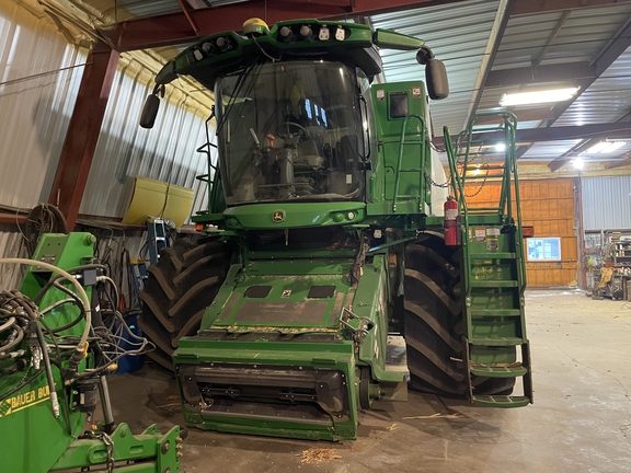 2022 John Deere S780 Combine