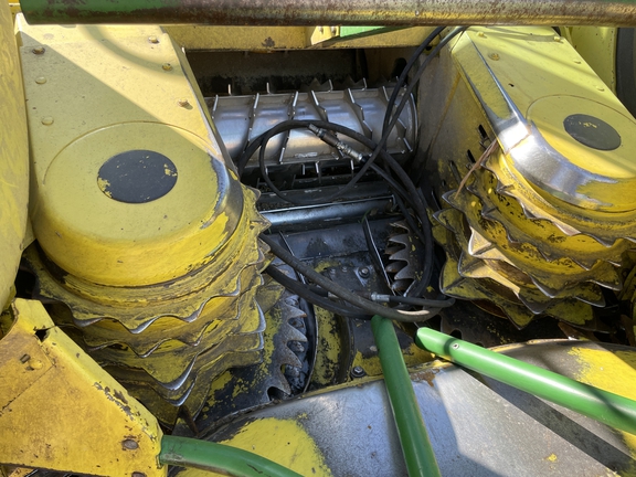 John Deere 676 Header Forage